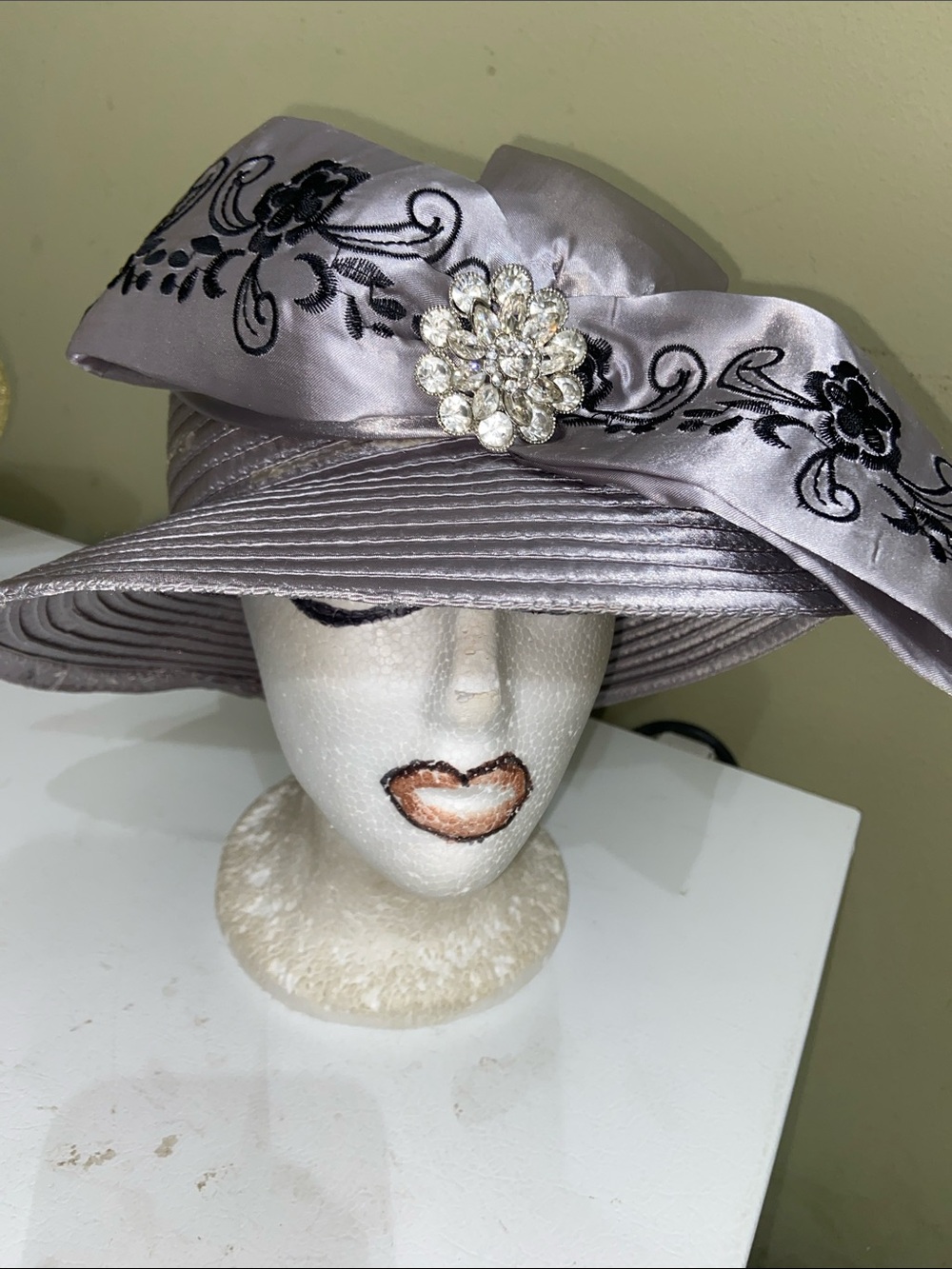 Pretty Dress Hat / Church Hat by G. M. I.